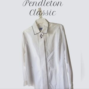 📌Pendleton Women's Vintage White Embroidered Hide A Button Blouse